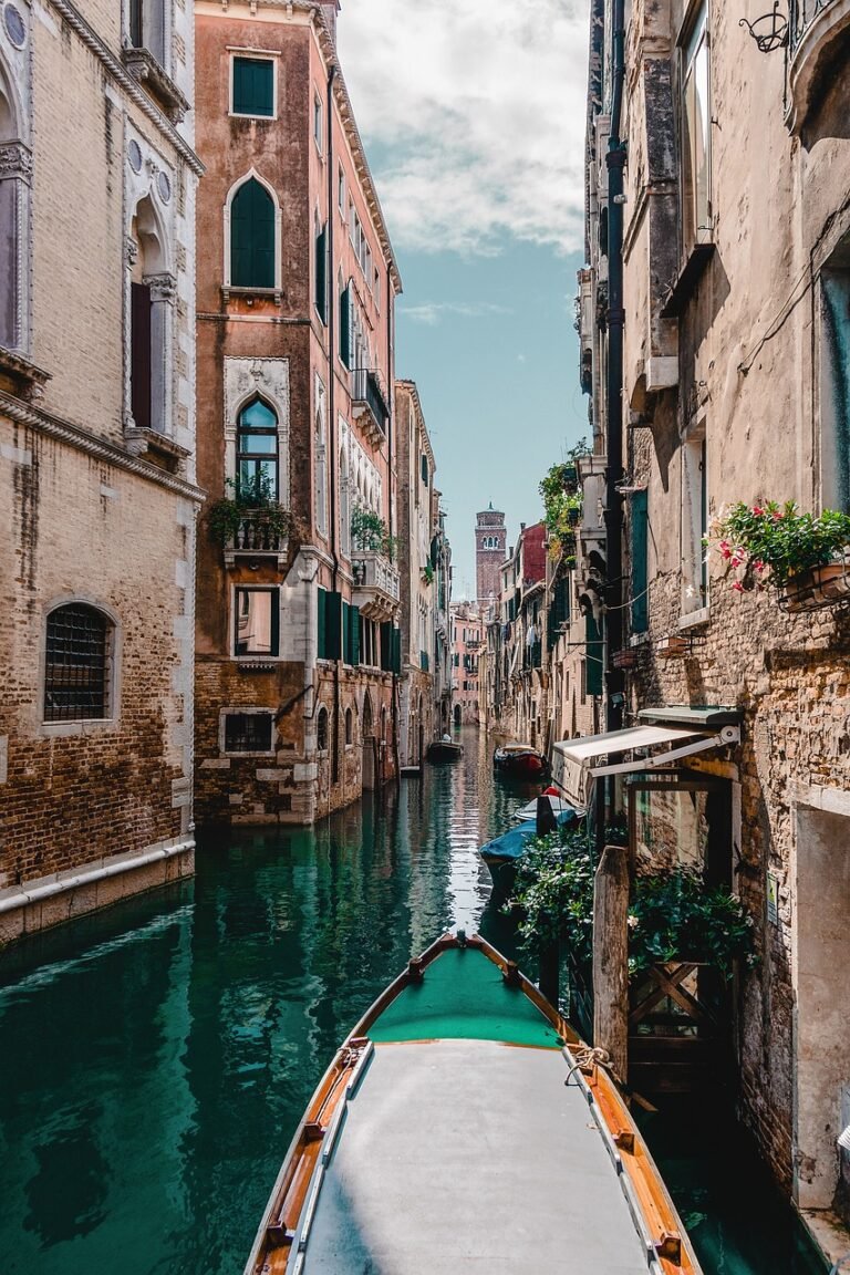 venice, nature, gondola-2845272.jpg